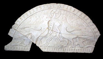 Ukrasna luneta oltara, Gata – Crkva sv. Ciprijana, sredina 6. st.